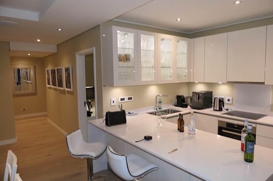 2 Bedroom Property for Sale in Vredehoek Western Cape